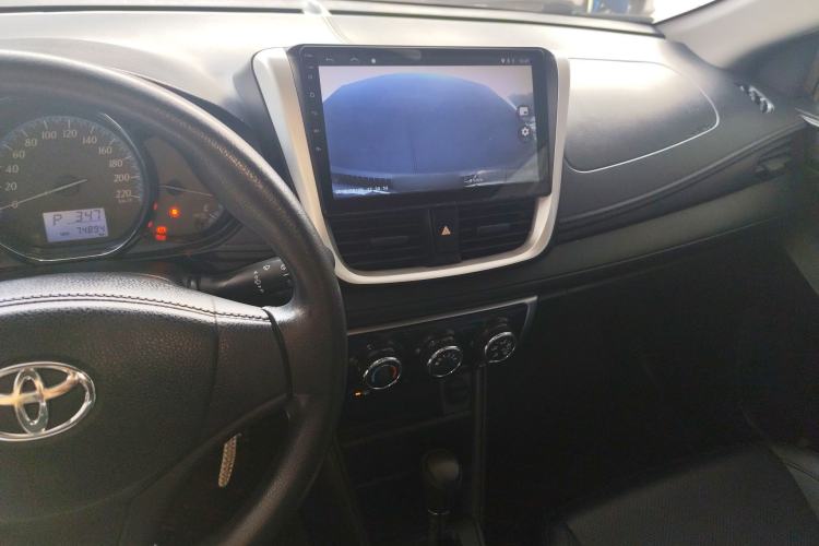 Used Toyota YARiS L Zhi Xuan 2016 Revised 1.5E CVT Charming Edition Center Console