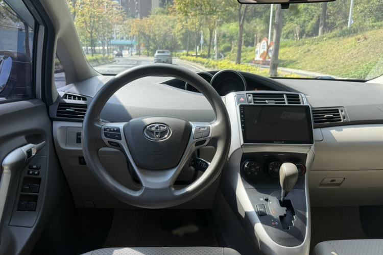 Used Toyota Verso 2014 Starlight 180E CVT Elite Edition