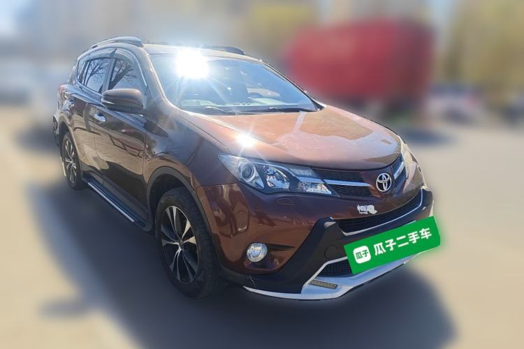 Used Toyota RAV4 2013 2.5L Automatic 4x4 Luxury Edition Front Right 45 Deg