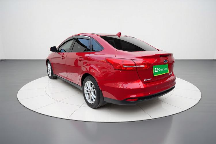 Used Ford Focus 2017 Sedan EcoBoost 125 Manual – Ultra-Style Edition with SmartDrive Features