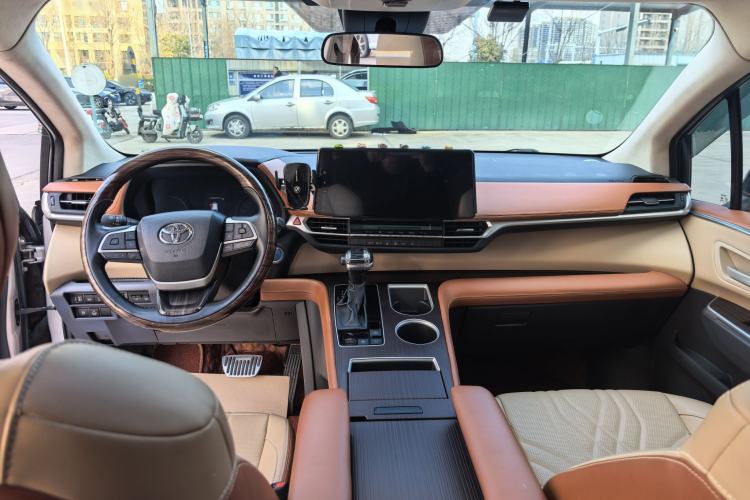 Used Toyota Sienna 2021 2.5L Hybrid Comfort Edition