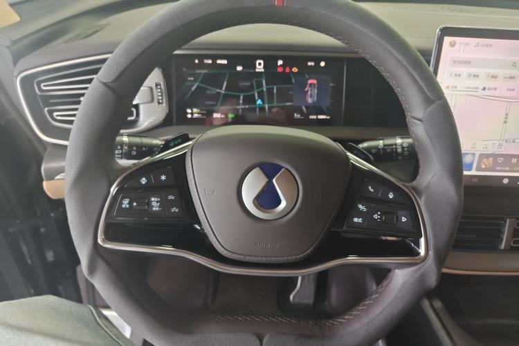 Used Denza D9 2025 DM-i Intelligent Drive 1020 Four-Wheel Drive Prestige Model