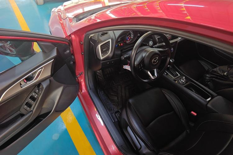 Used Mazda Mazda 3 Axela 2019 Cloud-Controlled Sedan 1.5L Automatic Luxury Model China VI Standard
