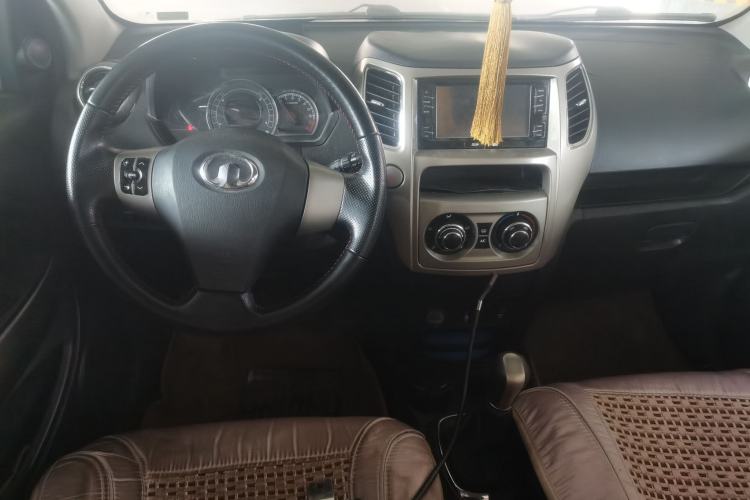 Used Great Wall M4 2012 1.5L Manual Luxury Version Center Console