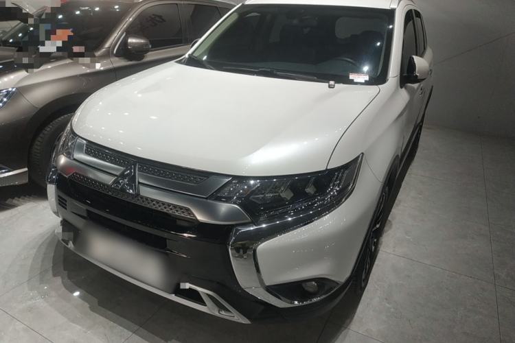 Used Mitsubishi Outlander 2020 2.4L 4x4 Zhi Xiang Edition 5 Seats
