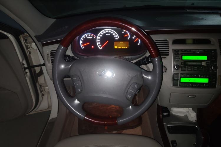 Used Hyundai Azera 2006 3.3 Top-of-the-Line Version Steering Wheel