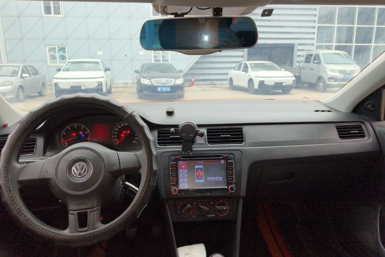 Used Volkswagen Santana 2015 1.4L Manual Fashion Edition
