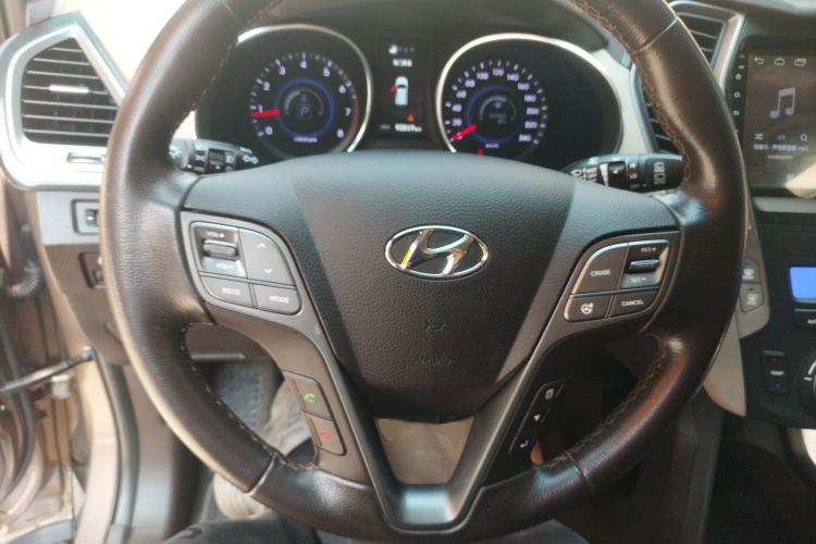 Used Hyundai Santa Fe 2013 2.4L Automatic Two-Wheel Drive Smart Version
