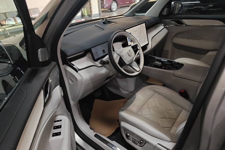 Used Volvo EM90 2025 Ultra Six-Seater