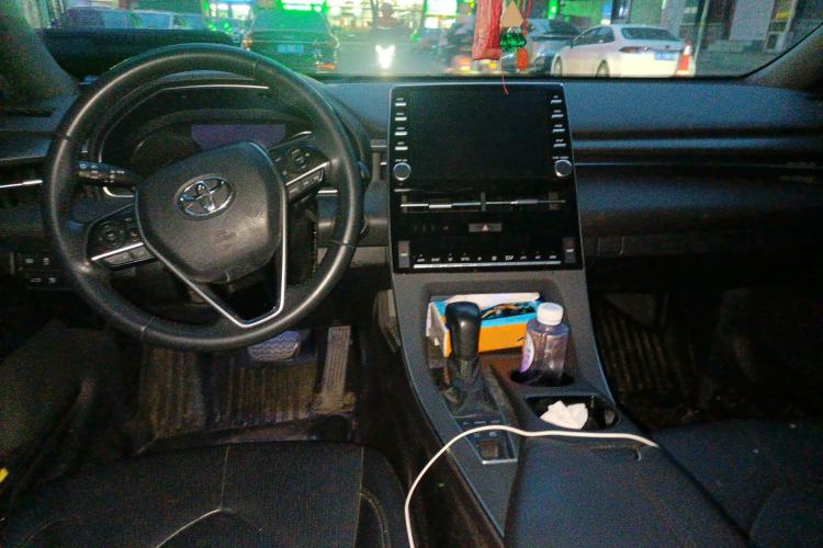 Used Toyota Avalon 2019 Dual-Engine 2.5L Luxury Edition China VI Standard Center Console
