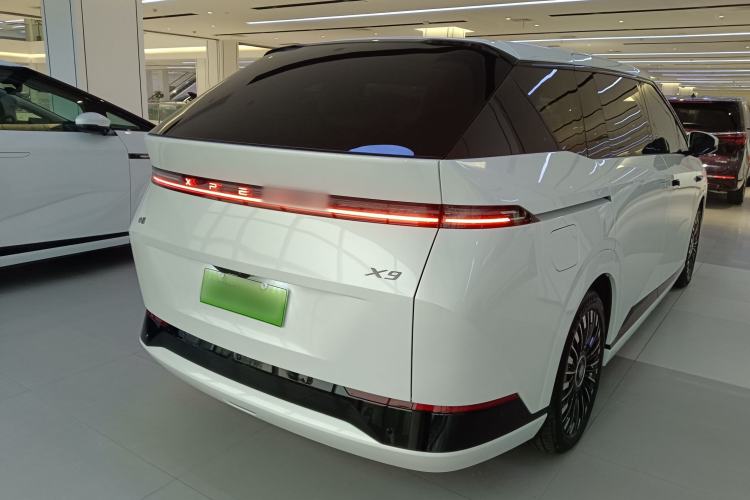 Used XPeng X9 2025 740 Ultra-Long Range Max Rear Right 45 Deg