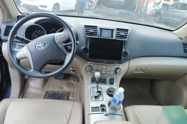 Used Toyota Highlander 2011 2.7L Two-Wheel Drive 7-Seater Luxury Edition