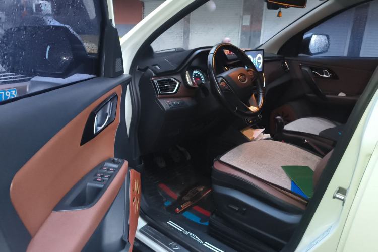 Used FAW Senya R7 2016 1.6L Manual Luxury Version Driver Seat