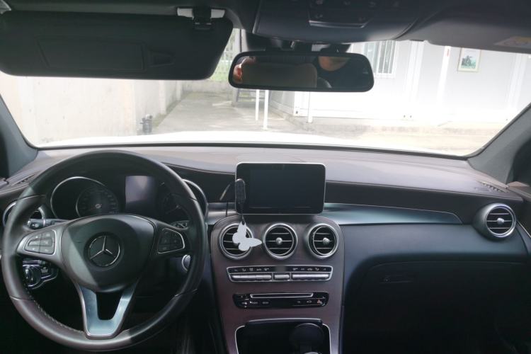 Used Mercedes-Benz GLC 2018 GLC 300 4MATIC Sport Edition Center Console