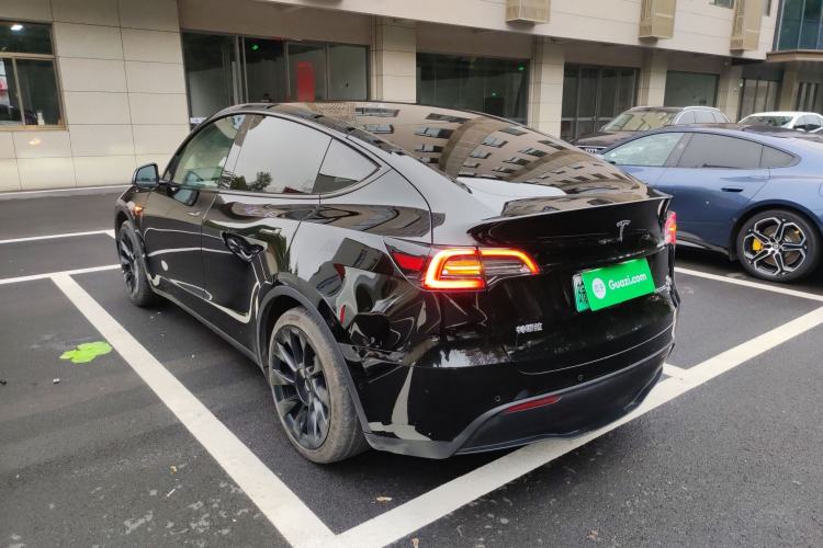 Used Tesla Model Y 2023 Rear-Wheel-Drive Version
