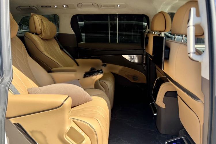 Used Denza D9 2022 DM-i 970 Four-Wheel Drive Flagship Model
