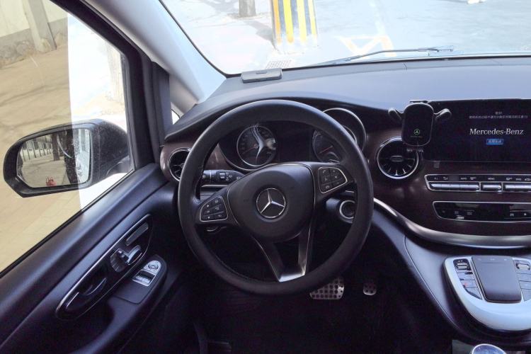 Used Mercedes-Benz V-Class 2021 V 260 Avantgarde Edition
