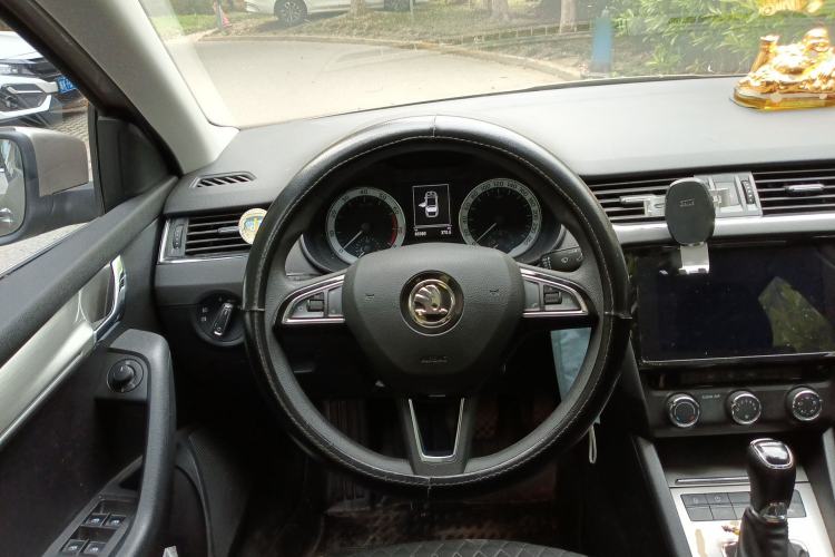 Used Skoda Octavia 2019 1.5L Automatic Smart Drive Luxury Edition China VI Standard