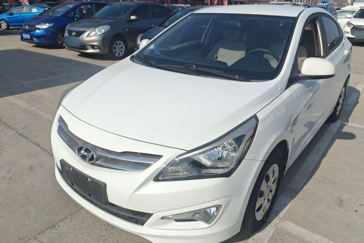 Used Hyundai Verna (older generation) 2014 1.4L Manual Smart GLS Trim