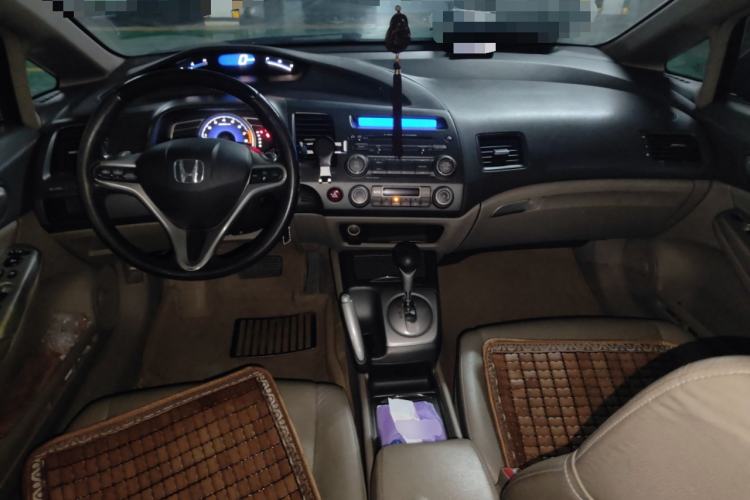 Used Honda Civic 2009 1.8L automatic luxury edition
