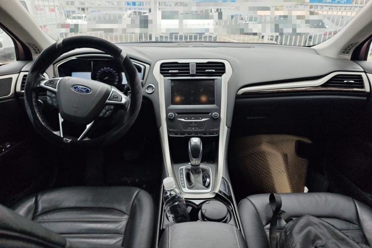 Used Ford Mondeo 2013 2.0L GTDi 200 Fashion Edition Center Console