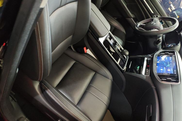 Used GAC Trumpchi GS8 2021 390T Two-Wheel-Drive Dark Knight Edition
