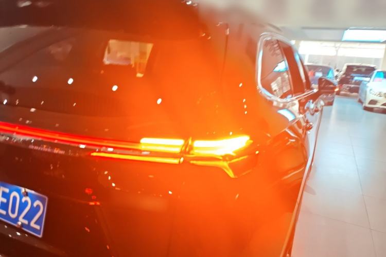 Used Buick Envision 2025 Encore Plus 28T Two-Wheel-Drive Platinum Edition
