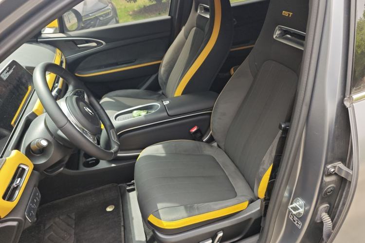 Used ORA Good Cat GT 2024 Mulan Edition 401 km Range Luxury Version 126 kW Left Front Seat