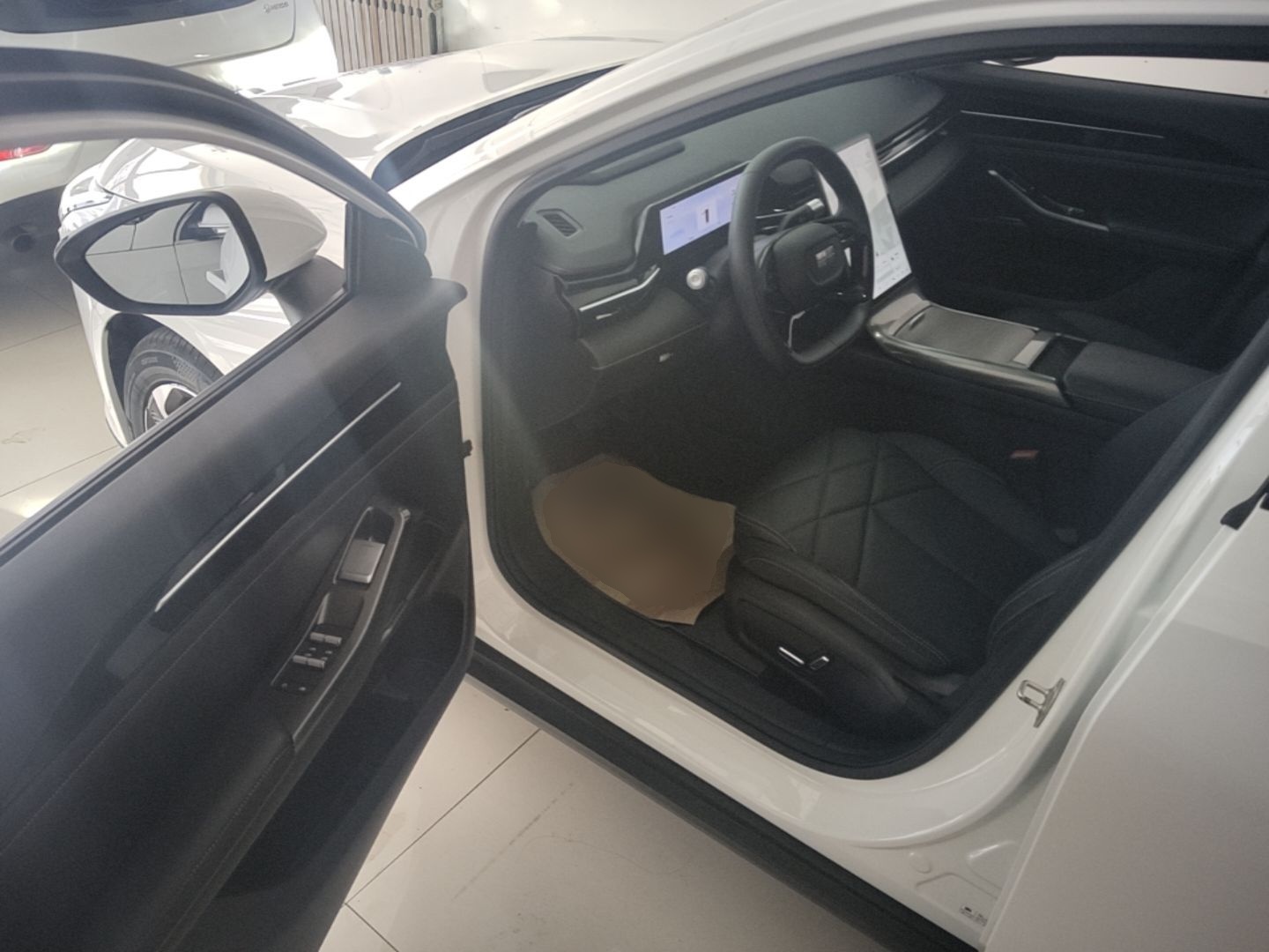 Geely Galaxy L6 2024 60km PLUS Dragon Edition — снимка 18