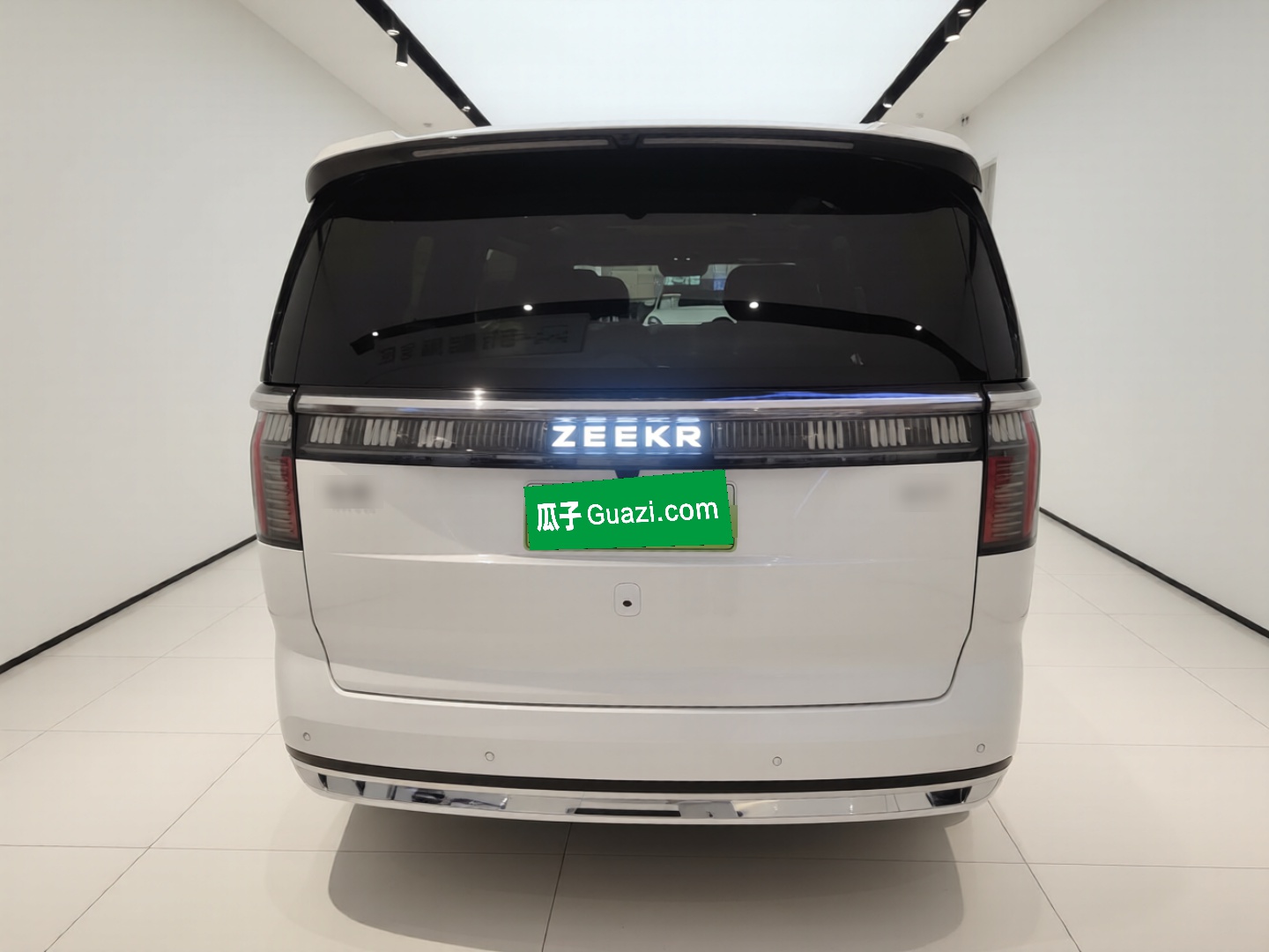 Zeekr 009 2024 Six-Seat Executive Version 4WD 108 kWh — снимка 5
