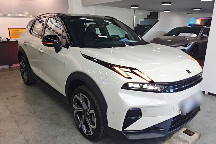 Used Lynk & Co 06 2025 Renew 1.5T Halo Front Right 45 Deg