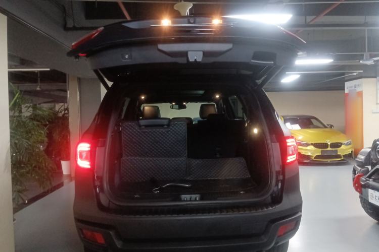 Used Ford Everest 2020 Sport Edition 2.3T Gasoline Automatic 4x4 Flagship Model with 7 Seats