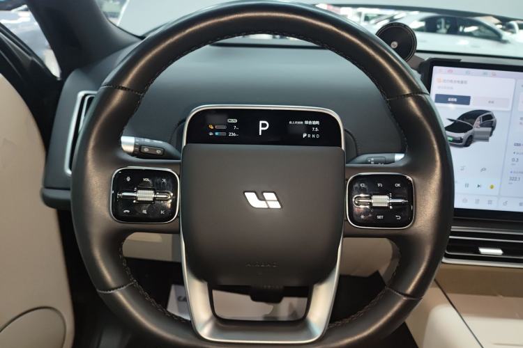 Used Li Auto L8 2023 Pro Model
