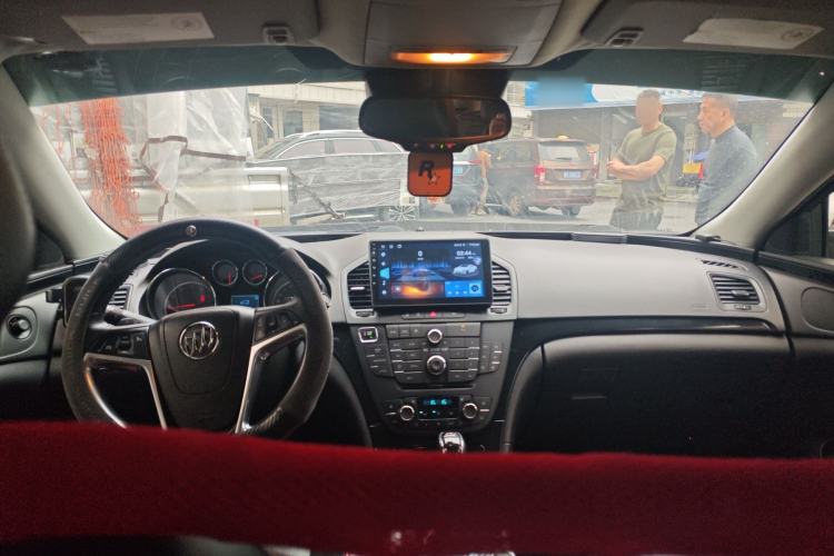 Used Buick Regal 2012 GS 2.0T Super Sport Edition Center Console