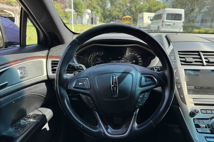 Used Lincoln MKZ 2017 2.0T Luxury Edition
