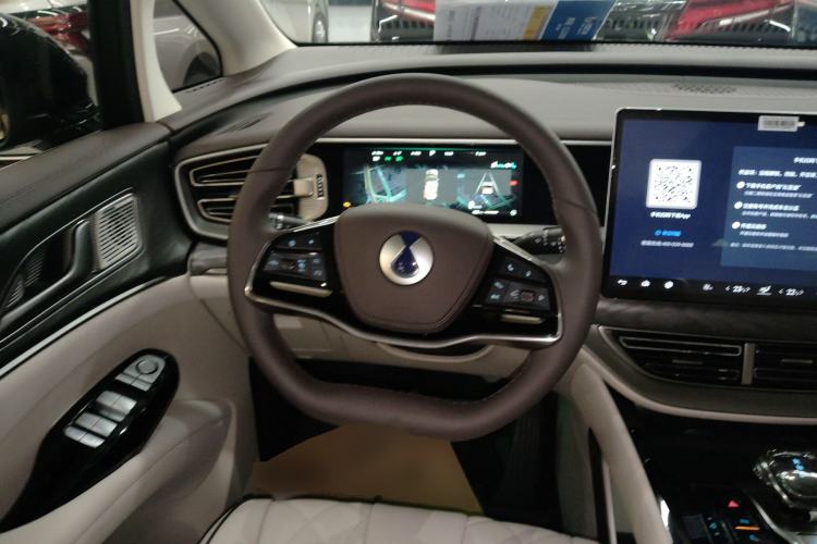 Used Denza D9 2024 DM-i 1050 Luxury Model