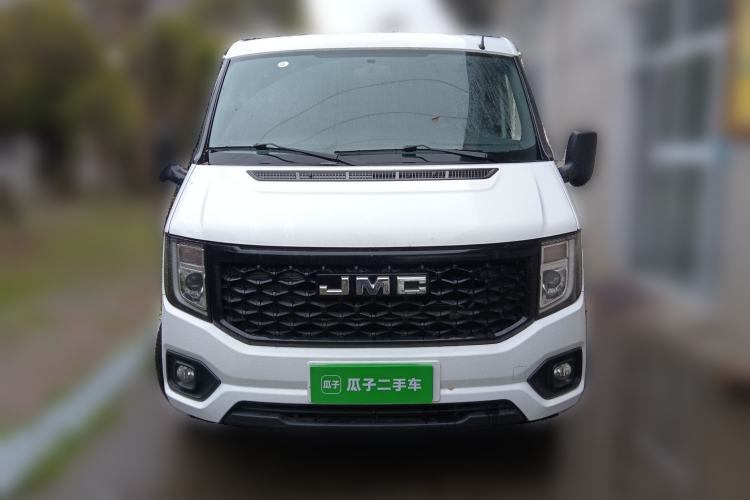 Used JMC Fushun 2023 2.0T Automatic Short-Wheelbase Low-Roof Commercial Van 2/3 Seats with Dual-Opening Tailgate