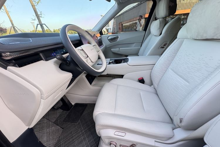 Used Lynk & Co 900 2025 1.5T Ultra
