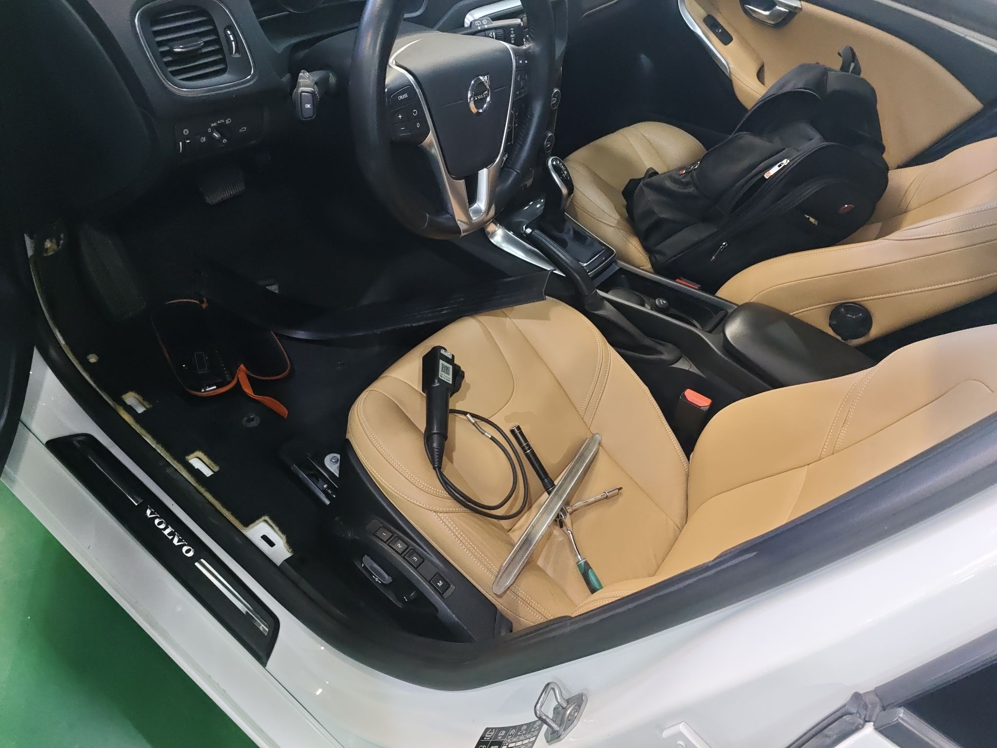 Переднее сиденье в автомобиле