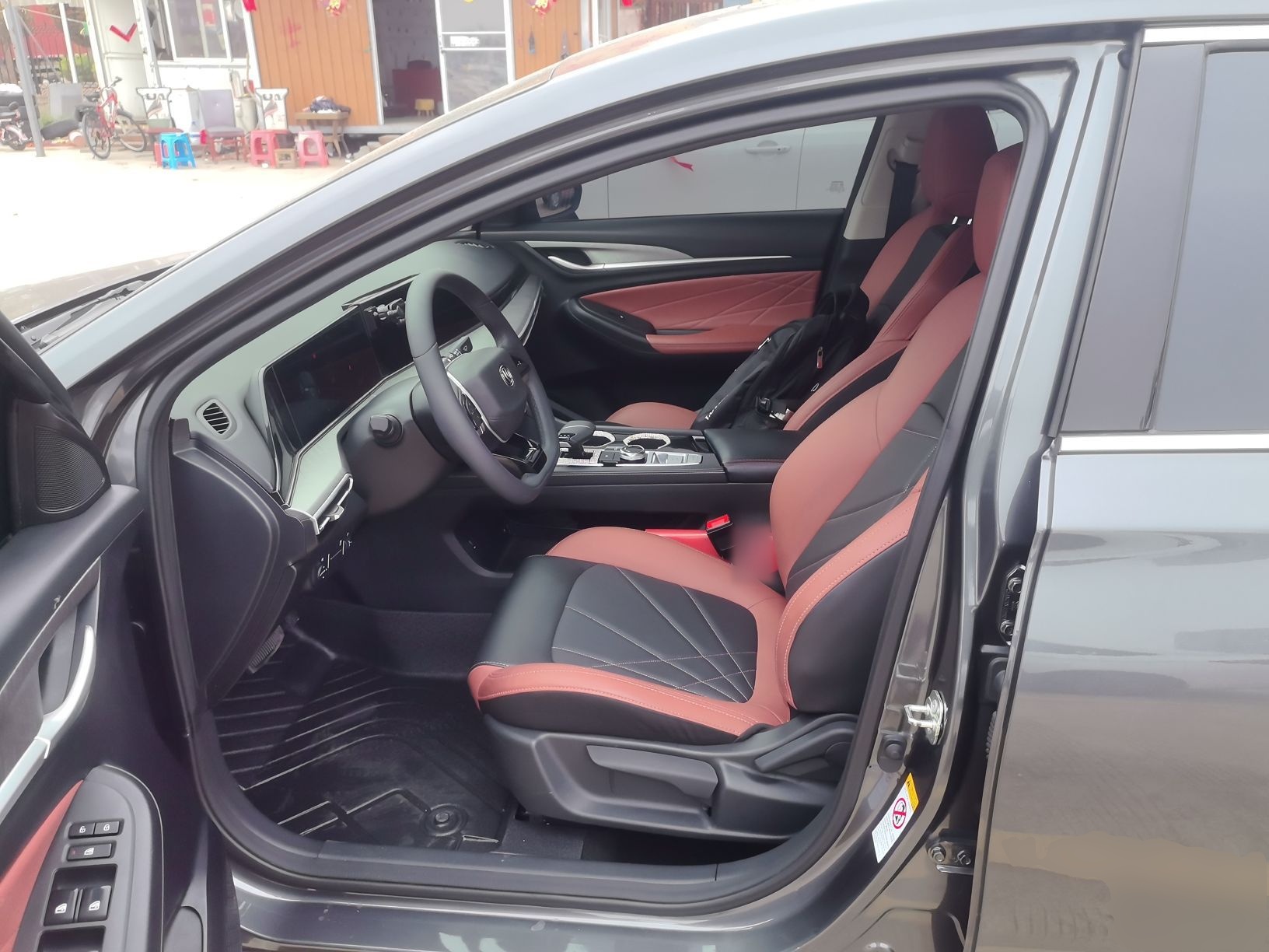 Переднее сиденье в автомобиле