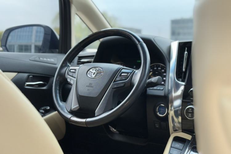 Used Toyota Vellfire 2021 Crown Dual-Engine 2.5L HV Supreme Edition Interior 4