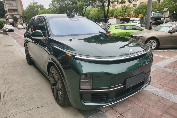 Used Li Auto L9 2022 Max model Front Right 45 Deg