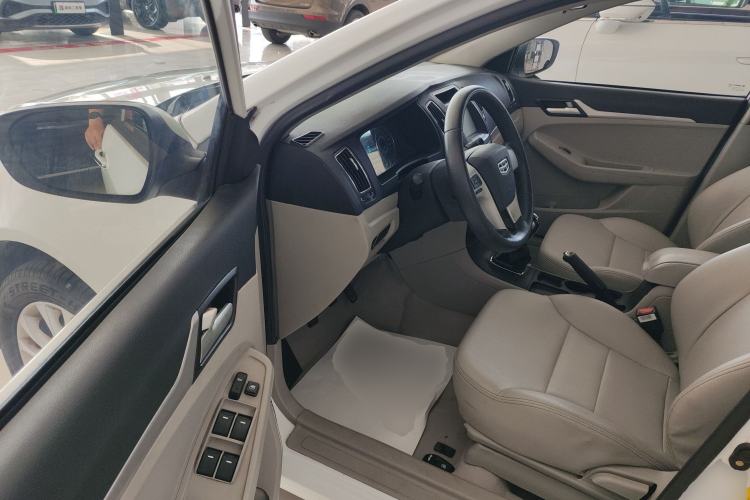 Used Geely Auto Vision 2015 1.5L Manual Elite Model Driver Seat