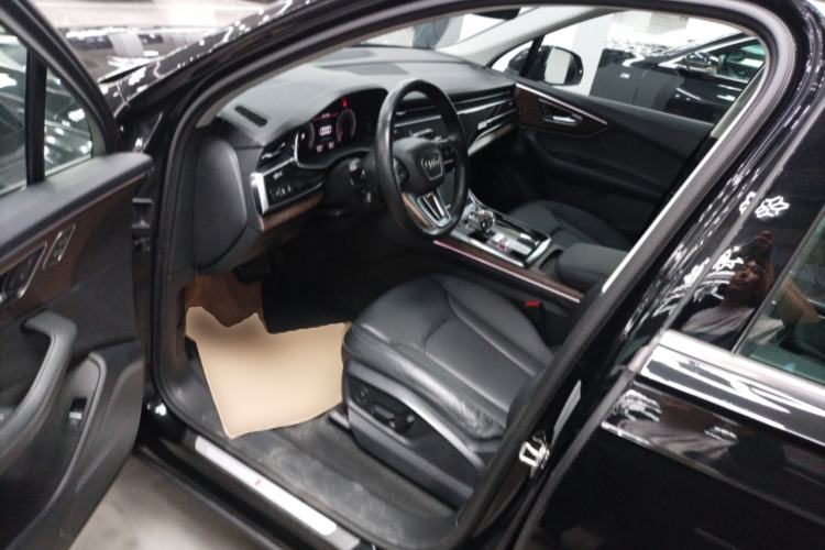 Used Audi Q7 2023 45 TFSI quattro S line Sport model
