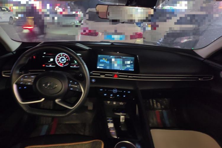 Used Hyundai Elantra 2022 1.5L CVT LUX Prestige Edition
