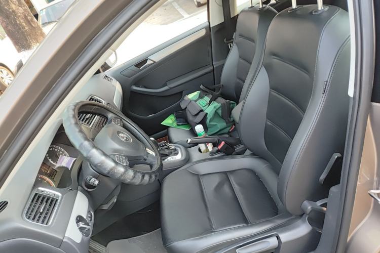 Used Volkswagen Sagitar 2014 1.4TSI Automatic Luxury Model Left Front Seat