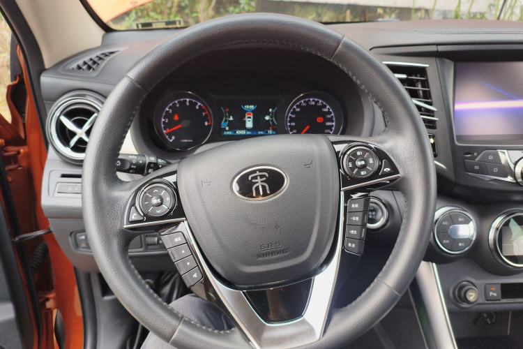 Used BYD Song 2016 GaiShi Edition 1.5TI Manual Elite Model
