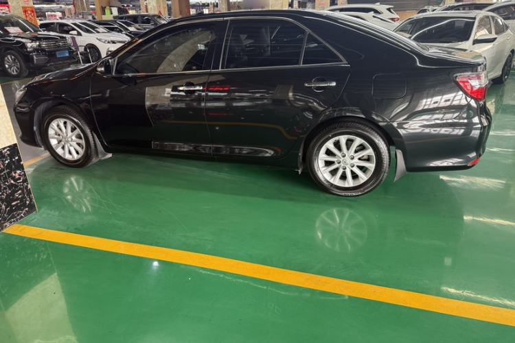 Used Toyota Camry 2016 2.0G 10th Anniversary Leading Edition
