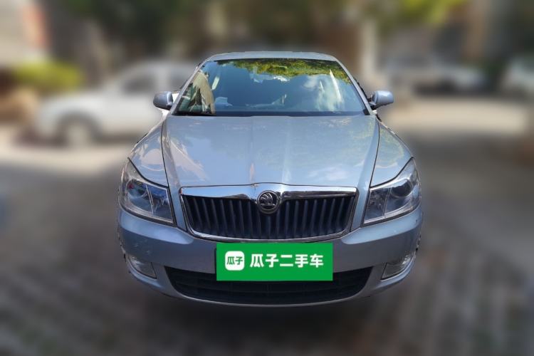 Used Skoda Octavia 2015 Classic Model 1.6L Manual Eado Version
