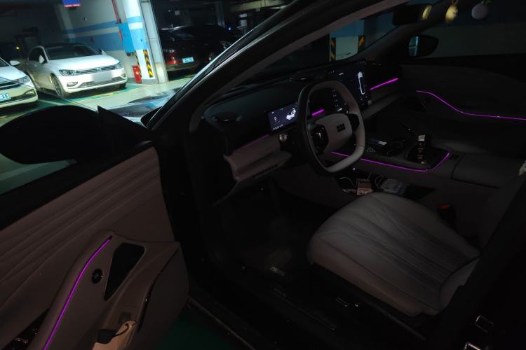 Used Geely Galaxy 8 2025 130km EM-i Prestige Edition Driver Seat